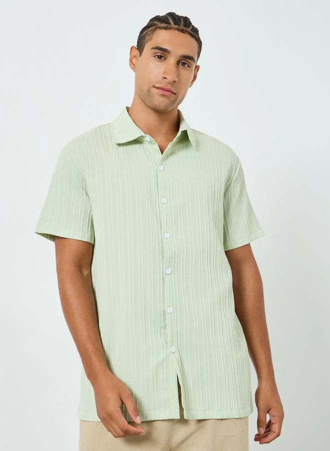 تايك تو Men Green Textured Short Sleeve Shirt